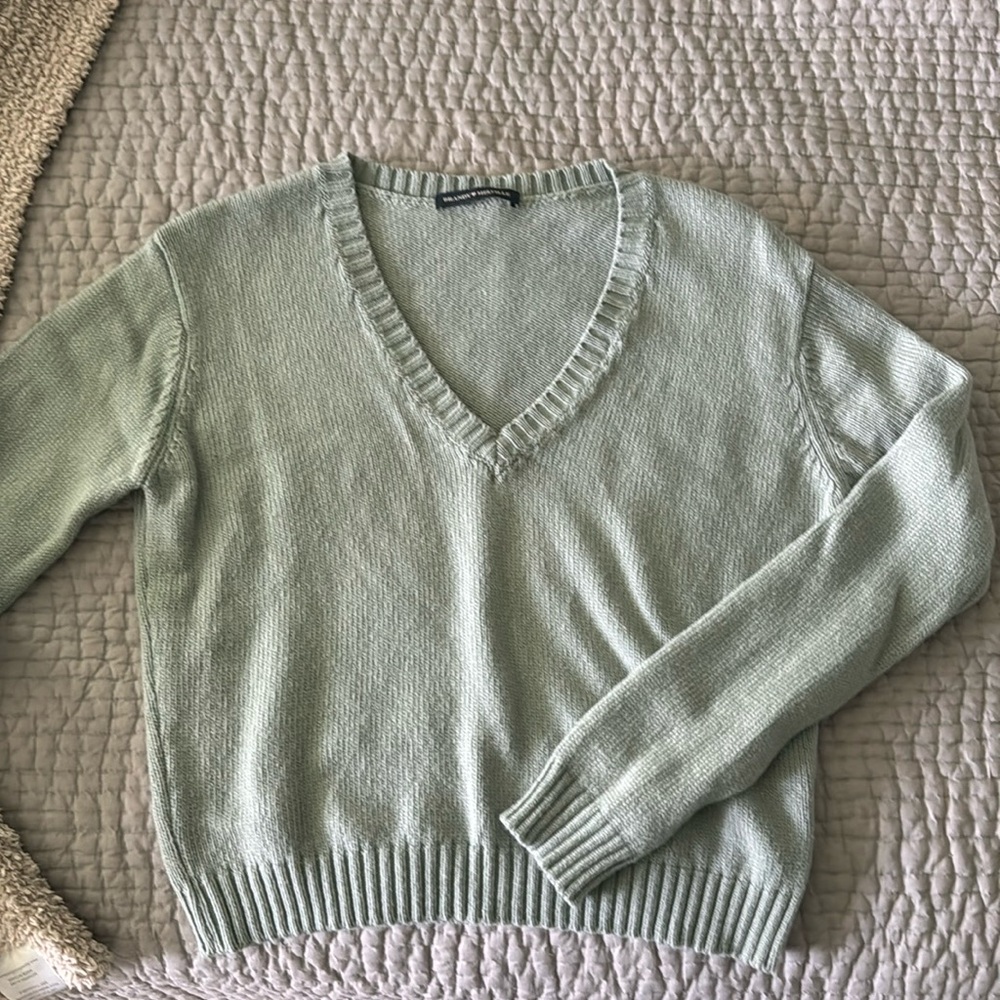 Brandy Melville Cropped Sweater